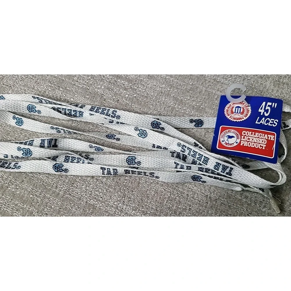 Univ of North Carolina Tar Heels‎ VTG Pins Laces Key Chain Memorabilia WinCraft